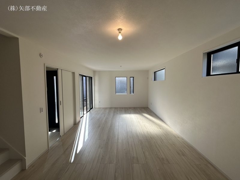 ���r���O