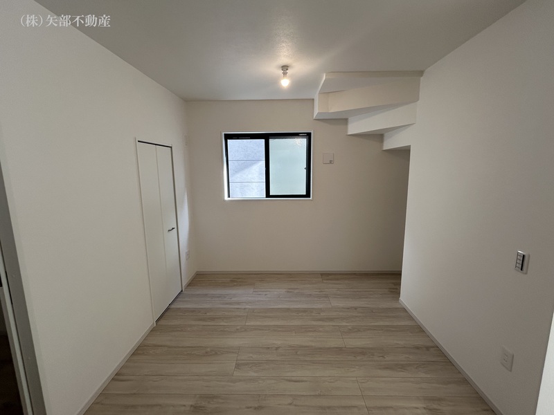 ���r���O