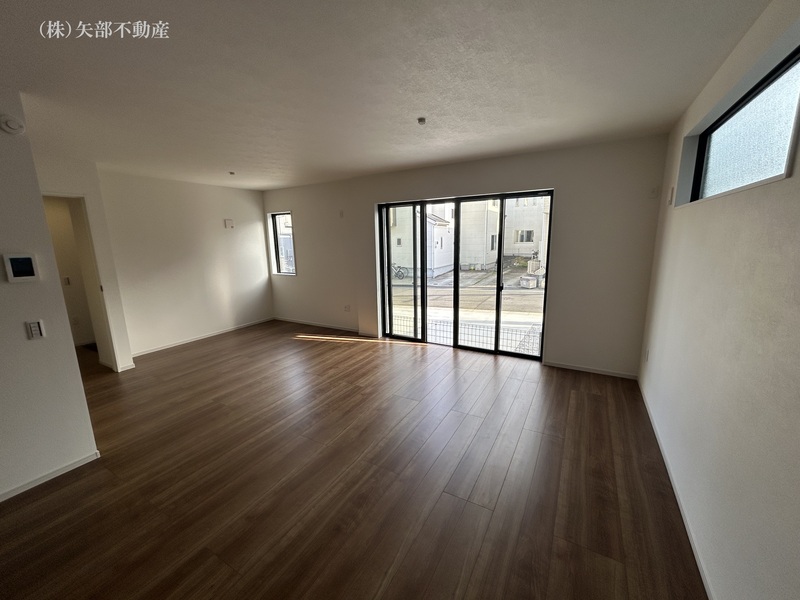 ���r���O