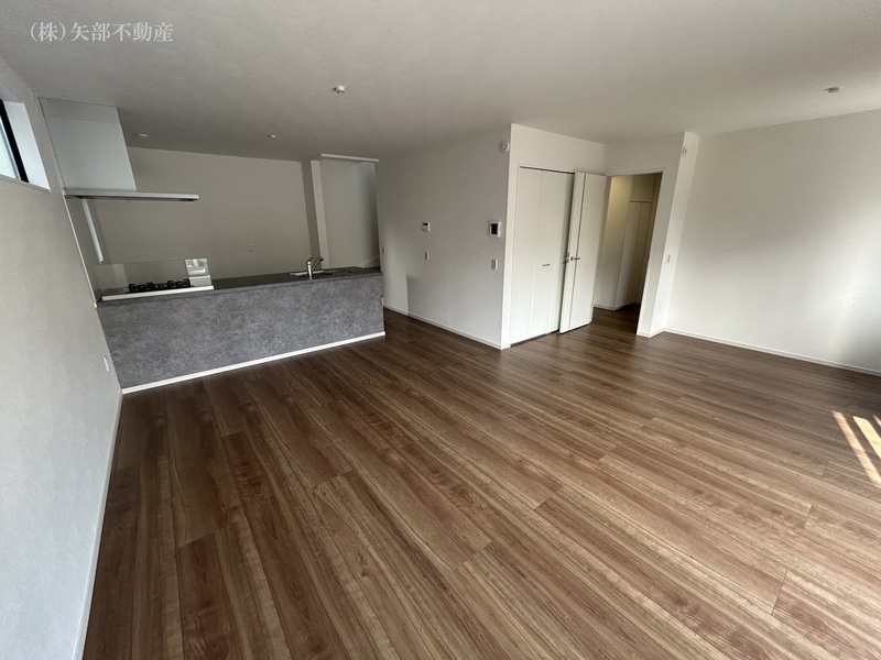 ���r���O